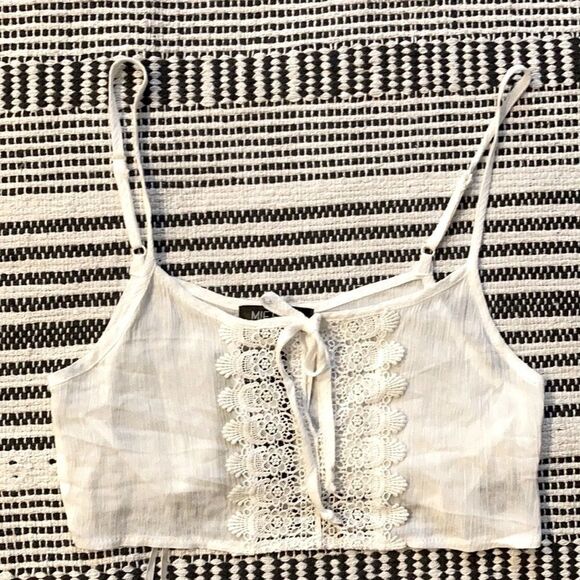 LF Stores Mieeion Ivory Lace Crop top XSmall NWT - Picture 1 of 4